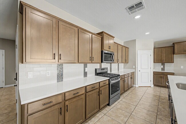 Building Photo - 30731 Monterey Cir