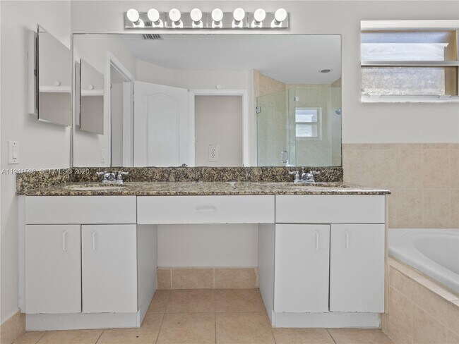 Building Photo - 5153 NW 113th Ave