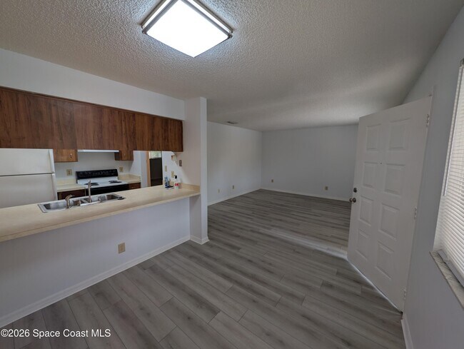 Building Photo - 225 Knox McRae Dr