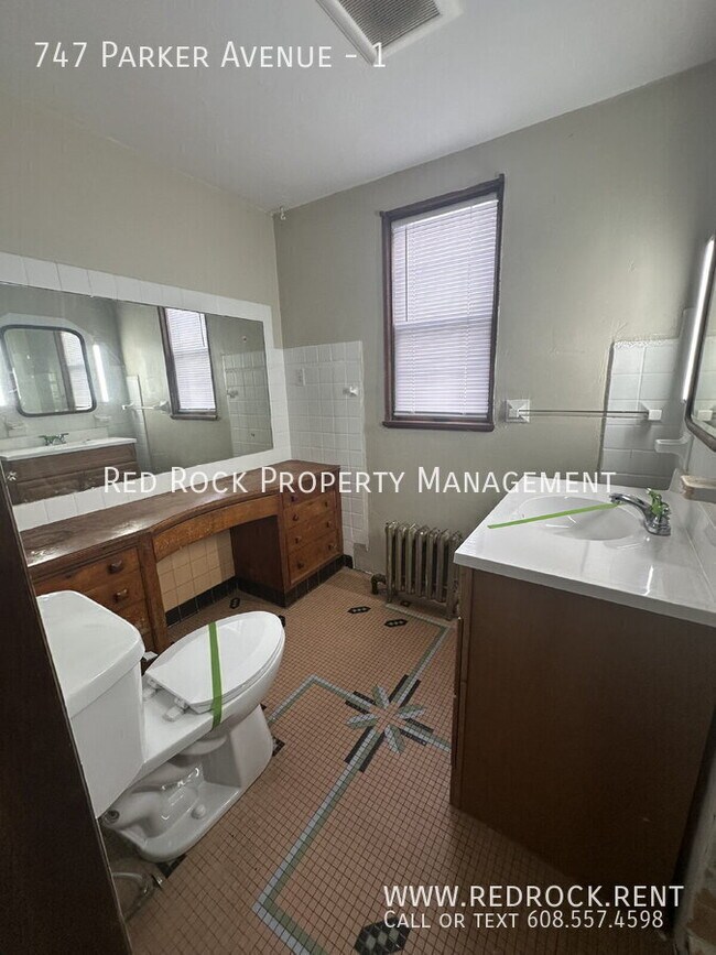 Building Photo - 747 Parker Ave