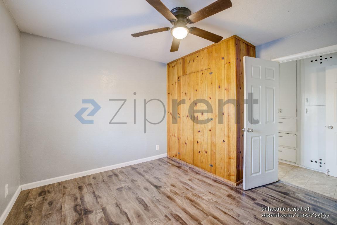 Building Photo - Unit