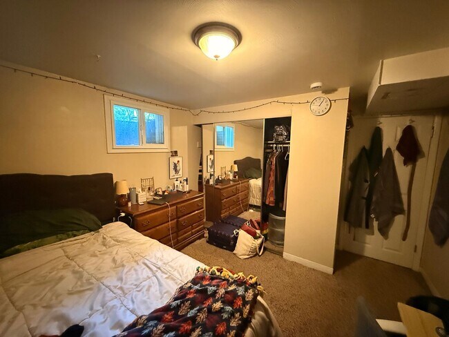 Building Photo - Spacious South Denver Home Near DU, Wash Park & Light Rail!!!