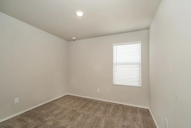 Building Photo - 172 Pasadena Pl