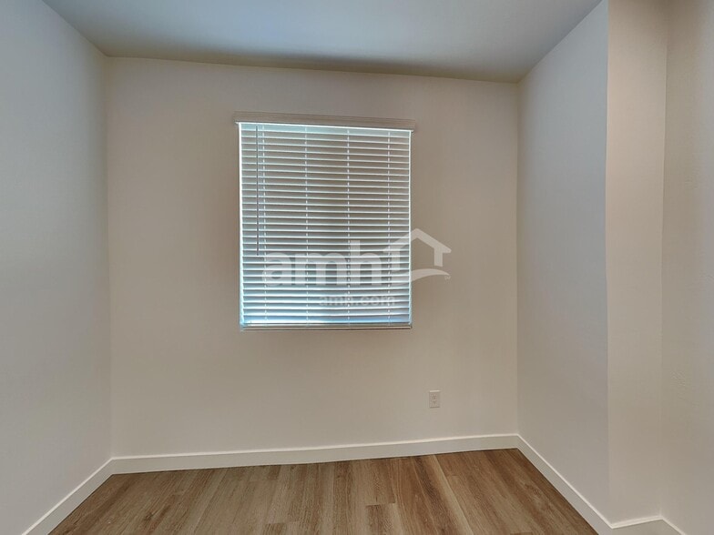 Building Photo - 18489 W El Cortez Pl