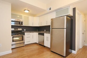 Building Photo - GORGEOUS 5 BED IN EAST BOSTON!!!