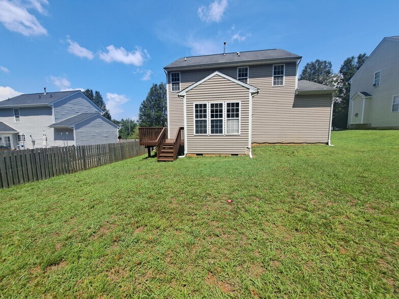 Building Photo - 532 Rockbridge Dr