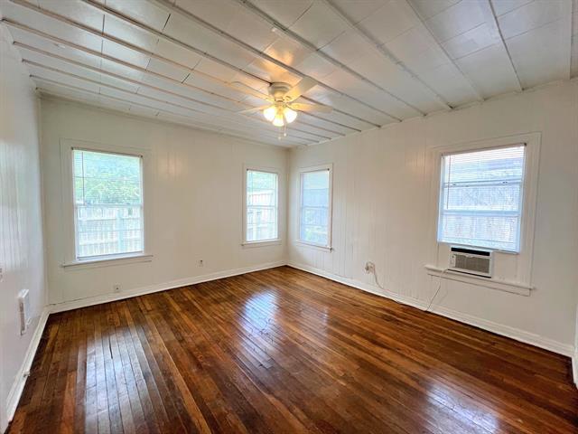 Building Photo - 2801 Primrose Ave