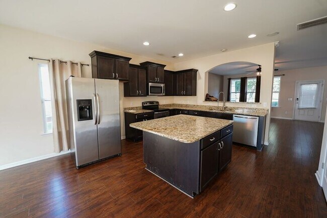 Building Photo - 43 Sand Valley Ct