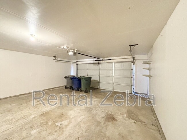 Building Photo - 34 Silverhorn Ct
