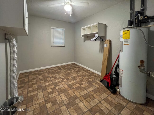 Building Photo - 8339 Holly Hill Cove