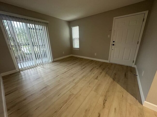 Building Photo - ** Move in Special HALF off your first months rent** New Remodeled 2 bed 1 bath condo in Casselbe...
