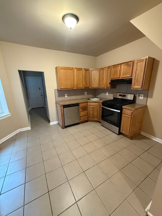 Building Photo - Reasonably priced three bedroom in West Ph...