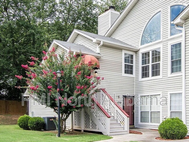 Building Photo - 1014 Stones Throw Dr NW