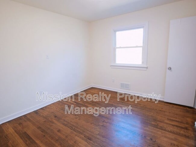 Building Photo - 2500 Byron St