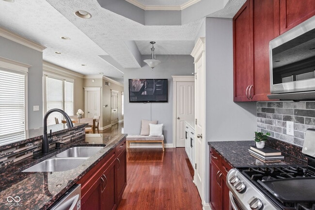 Building Photo - 1531 N College Ave