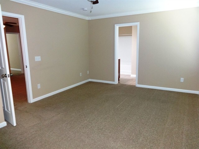 Building Photo - 4828 Pitkin Ave