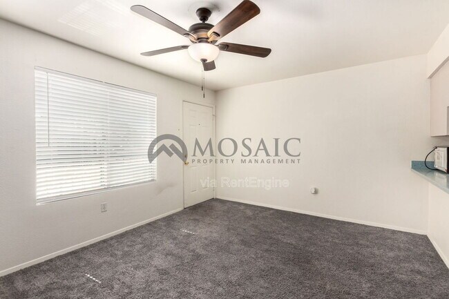 Building Photo - 461 W Holmes Ave