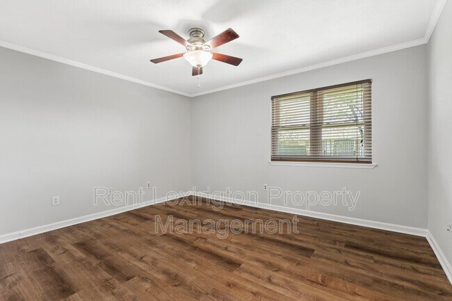 Building Photo - 1576 Springfield Dr