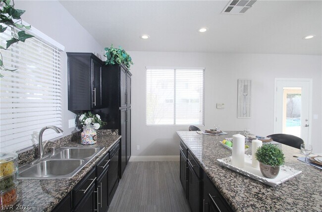 Building Photo - 268 Single Petal St