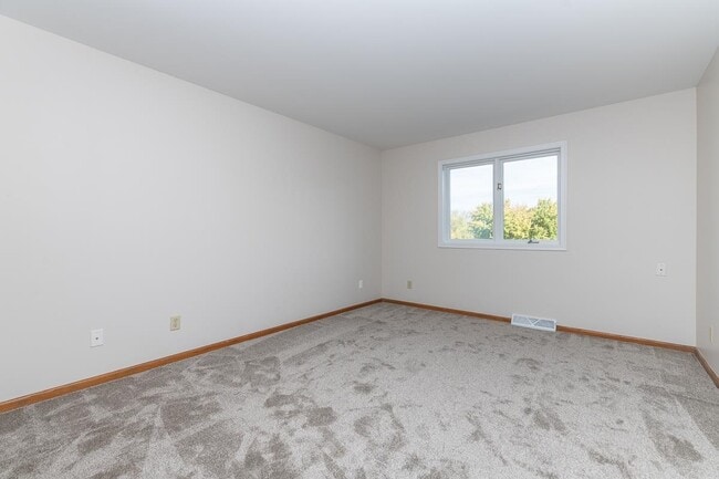 Building Photo - 2659 Aberdeen Ct