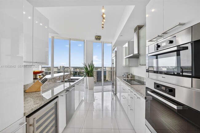 Building Photo - 4100 Island Blvd