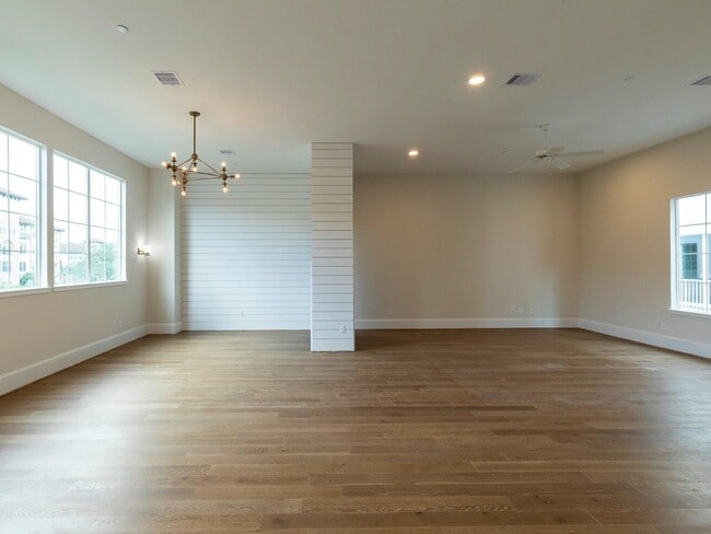 Building Photo - 3821 N Braeswood Blvd