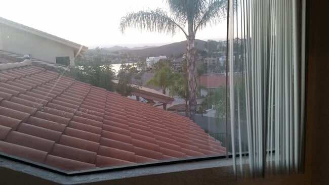 Building Photo - 2 Bedroom / 2 Bathroom Home inside Canyon Lake