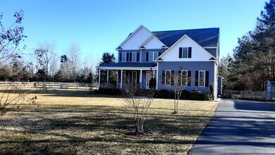 Building Photo - Country Estate Home in Ashland Area