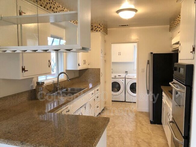 Building Photo - 3153 W 155th St
