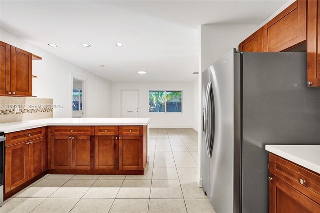 Building Photo - 30 SW 8th St