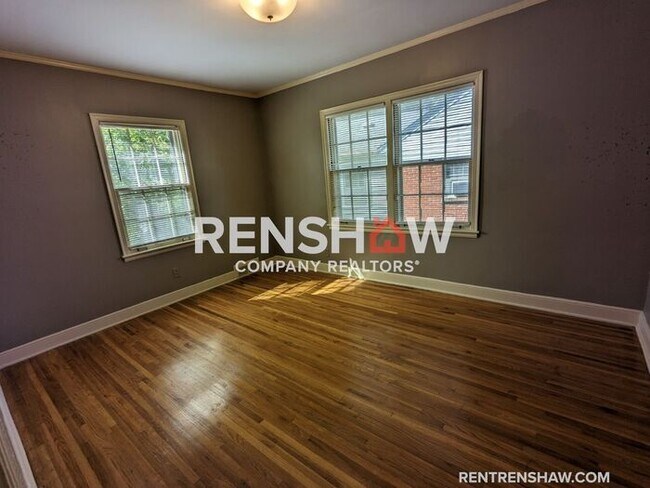 Building Photo - Convenient, 3/2 Home In East Memphis Now A...