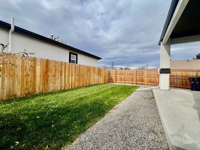 Building Photo - Beautiful newly built 2 bed, 2 bath home