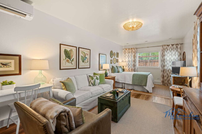 Building Photo - Charming Studio with Full Kitchen in Ashland