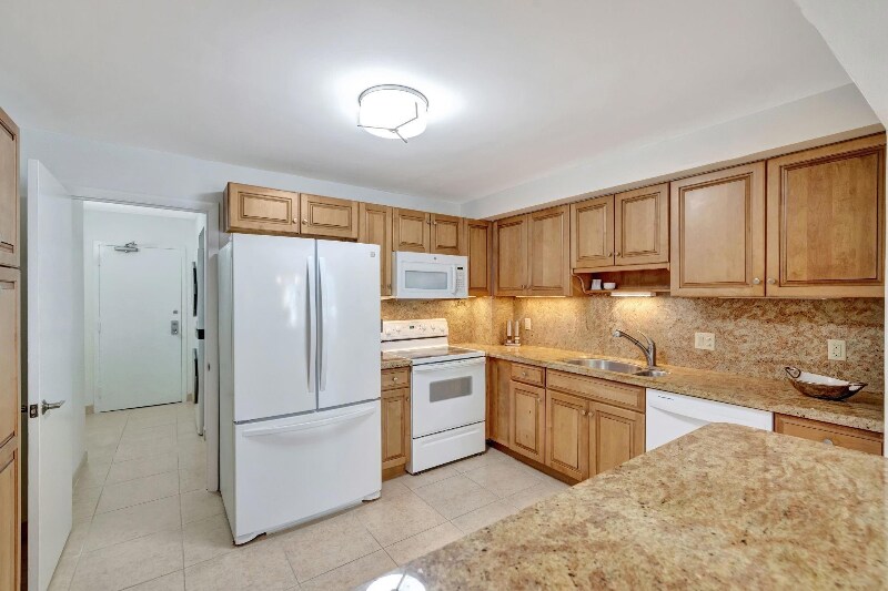 Building Photo - 3500 Galt Ocean Dr