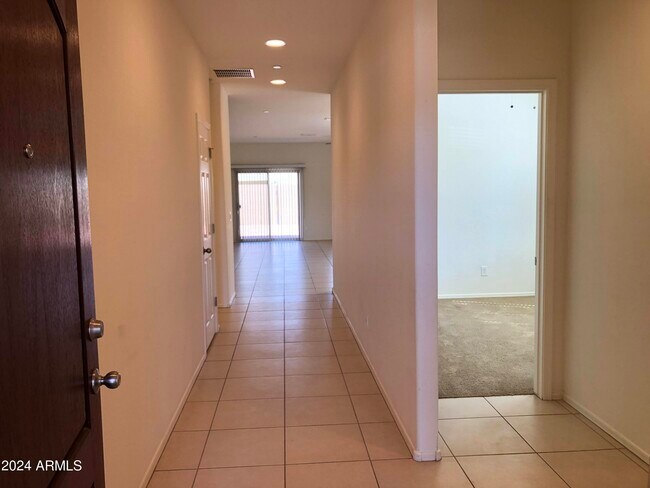 Building Photo - 21354 W Monte Vista Rd