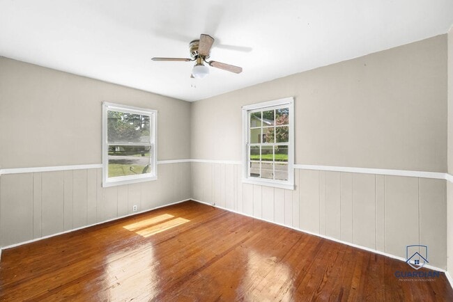 Building Photo - 2 bed 1 bath