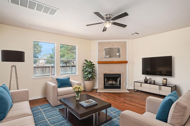 Building Photo - 200 Frontier Cove