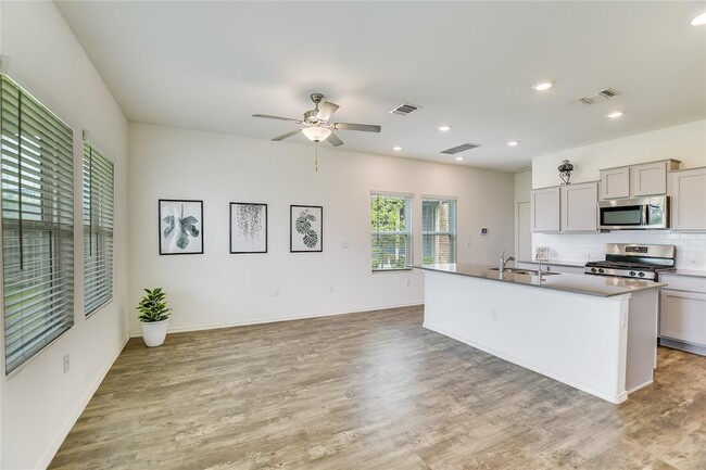 Building Photo - 15205 Spruce Frost Cv