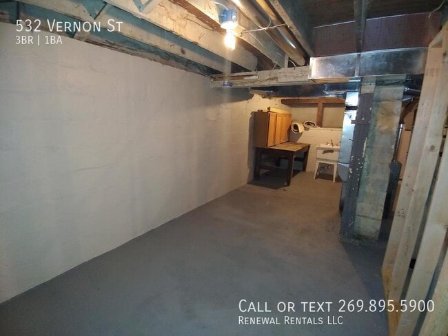 Building Photo - 532 Vernon St
