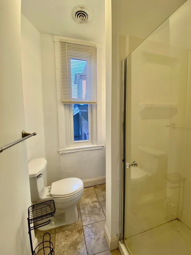 Building Photo - 1305 Allegheny Ave