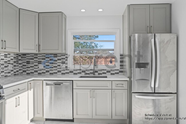 Building Photo - 1516 Magnolia St