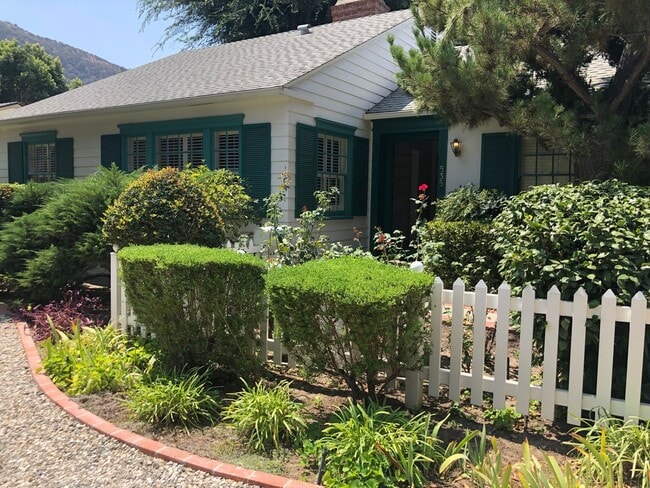 Building Photo - Beautiful Home near Warner Brothers Studio!