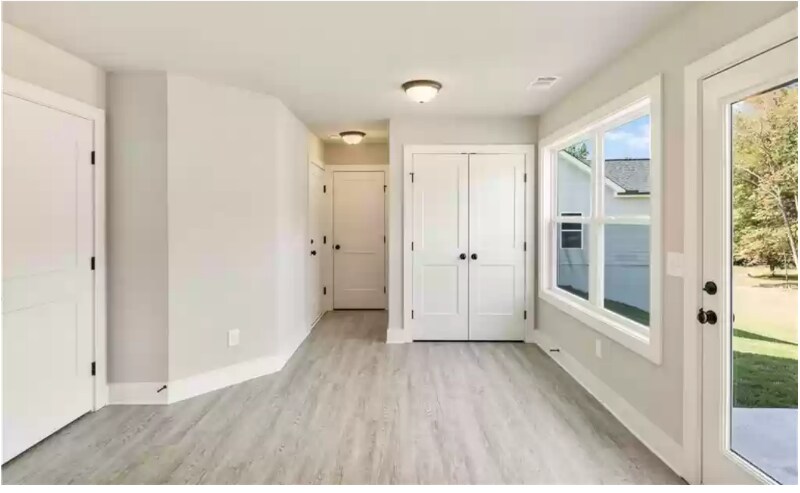 Building Photo - 9210 Long Hollow Rd