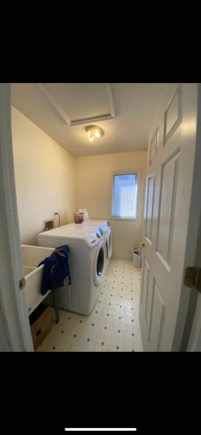 Building Photo - 2914 Leslie Park Cir