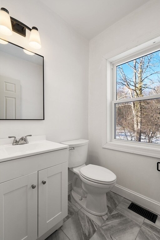 Building Photo - 99 Main St