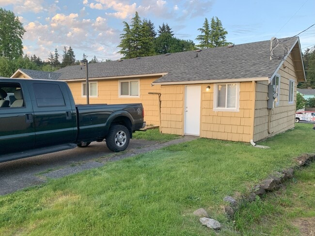 Building Photo - 2735 Hefner Ave