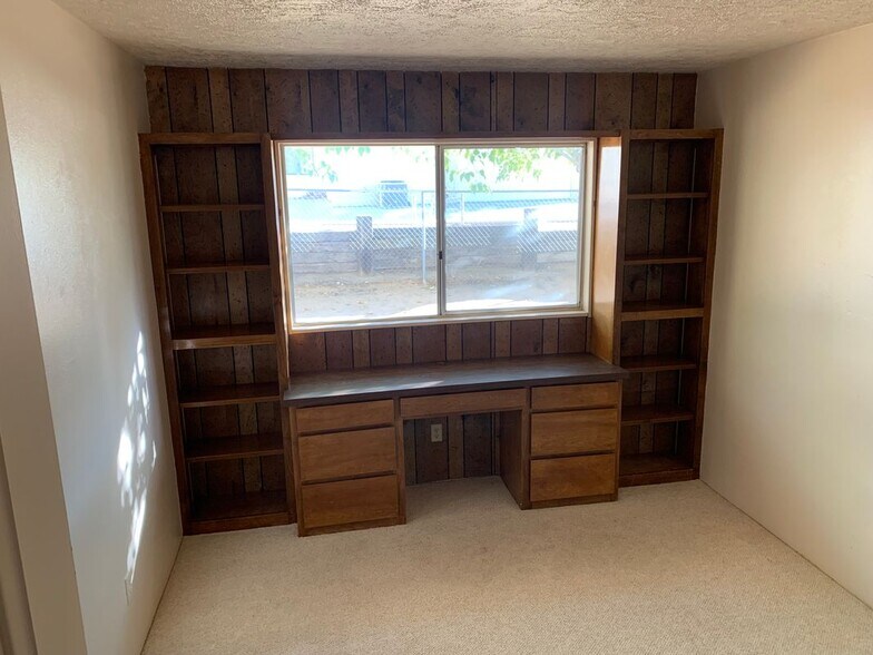 Building Photo - 7555 Victoria Ave