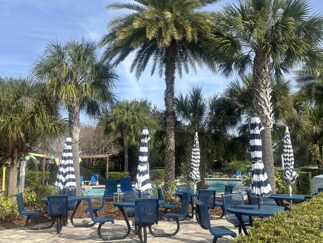 Building Photo - 984 Maypole Dr