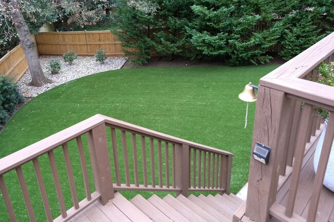 Building Photo - Luxury 4br/3.5ba house