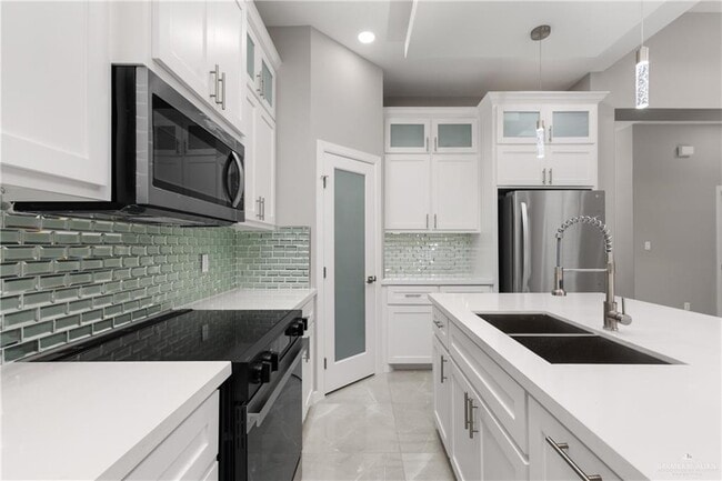 Building Photo - 17 Pecos Trail